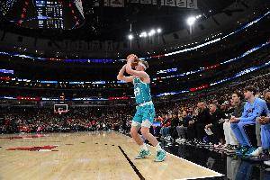 未来可期！克尼佩尔生涯前46场命中150+三分 NBA历史最快