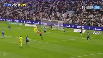 胜利2-0领先！科曼传后点，叶海亚停球后凌空抽射破门